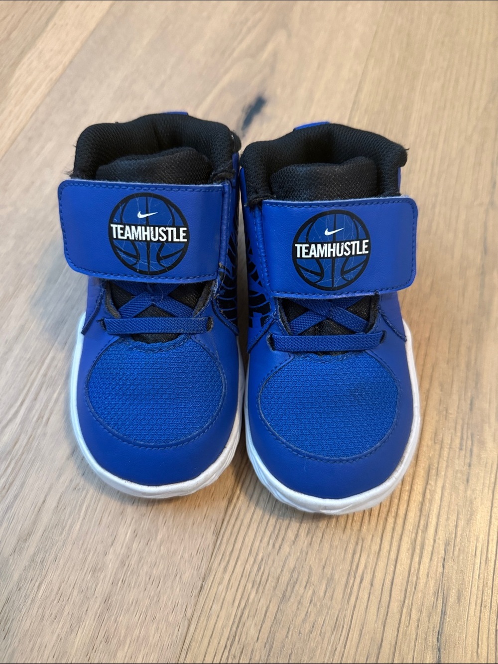 Nike ToddlerTeam Hustle High Top Sneakers - Size 7C - Great Condition!